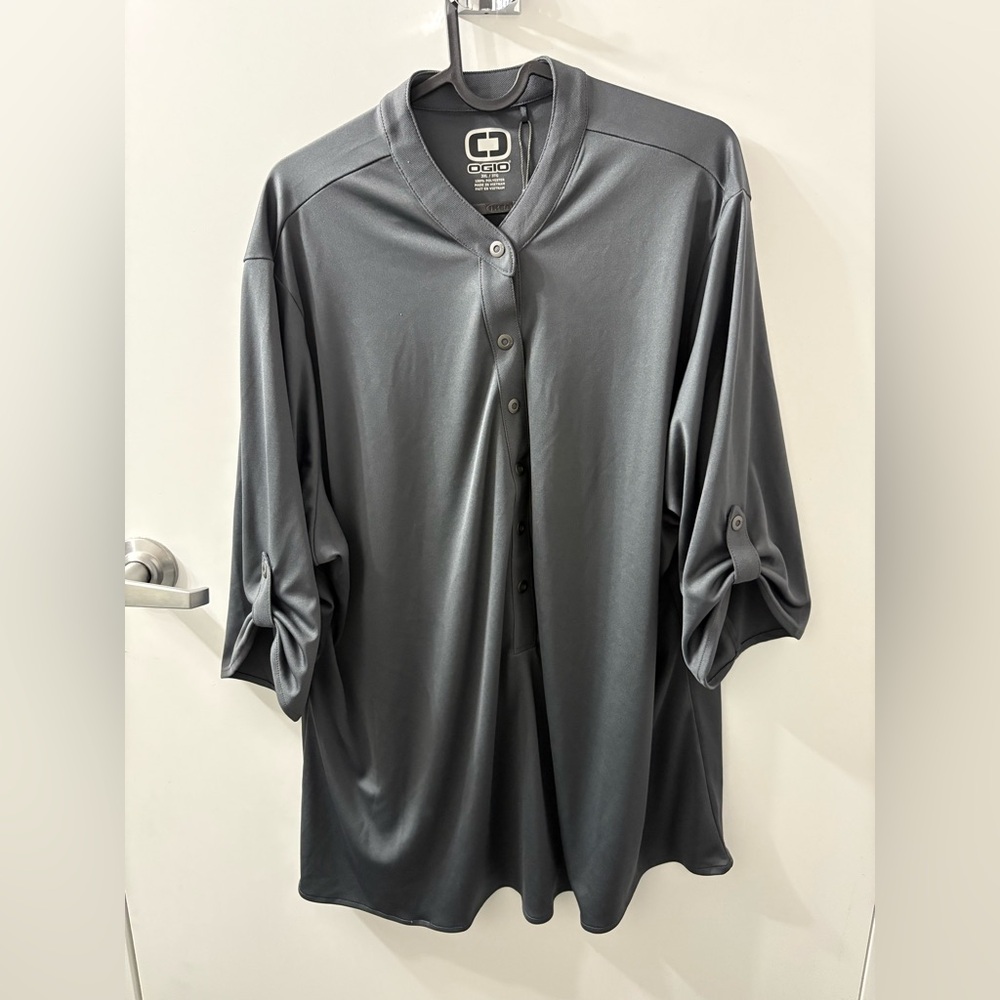 OGIO Women’s Gray Lightweight Button-Front Shirt with Snap Sleeves